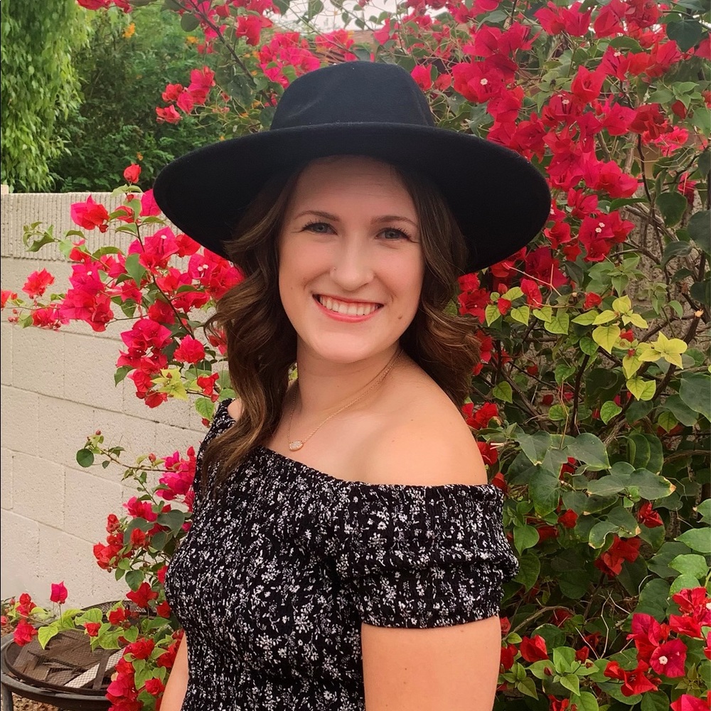 Meet your Posher, Leah